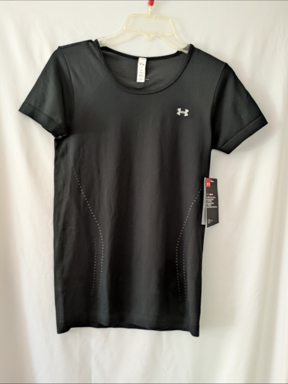 Under Armour NWT Heat Gear Black Short Sleeve Athletic Tee